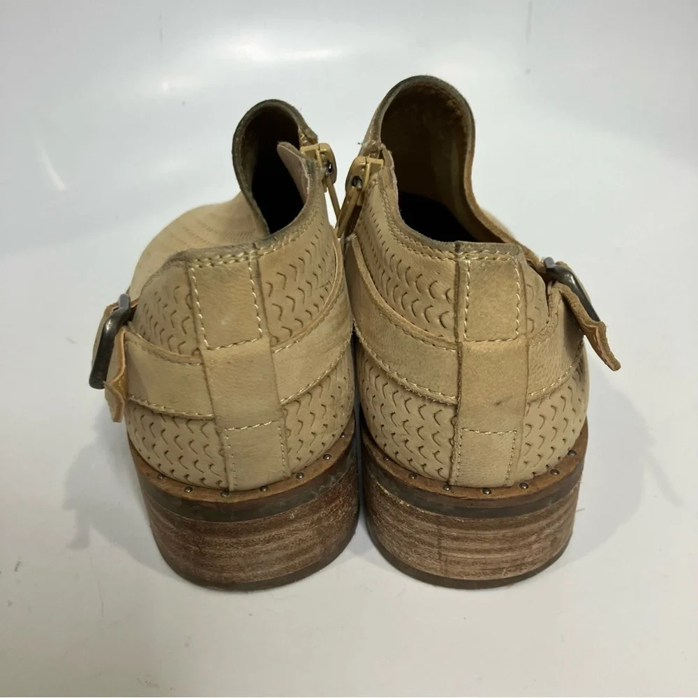 Lucky Brand Gahiro ankle‎ booties tan perforated leather women’s size 6 neutral